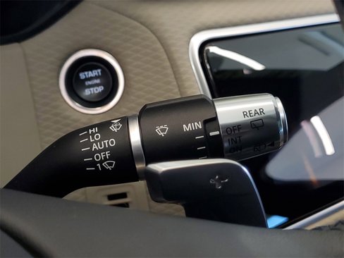 Used 2023 Land Rover Range Rover Velar R-Dynamic S image 15