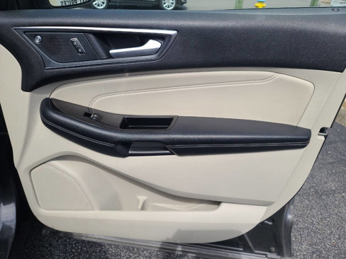 Used 2020 Ford Edge Titanium image 40