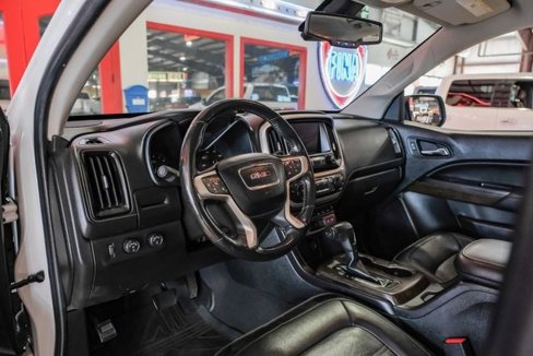 Used 2019 GMC Canyon Denali image 5