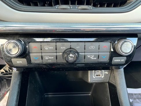 Used 2022 Jeep Compass Limited w/ Sun and Sound Group image 36