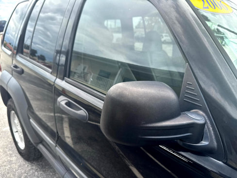 Used 2006 Jeep Liberty Sport image 36