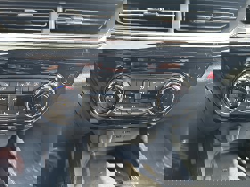 New 2025 Chevrolet Trax RS w/ Sunroof Package image 18