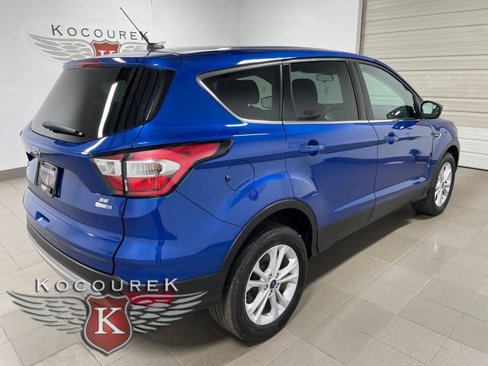 Used 2017 Ford Escape SE w/ SE Cold Weather Package image 6