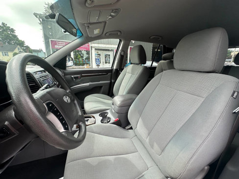 Used 2012 Hyundai Santa Fe GLS image 9