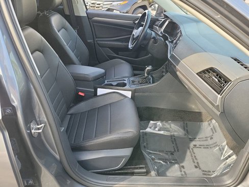 Used 2024 Volkswagen Jetta SE image 15