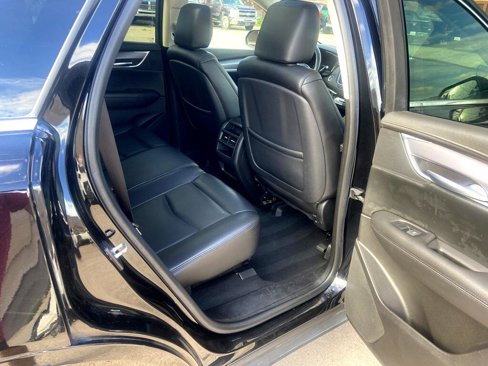 Used 2018 Cadillac XT5 Luxury w/ Driver Awareness Package image 13