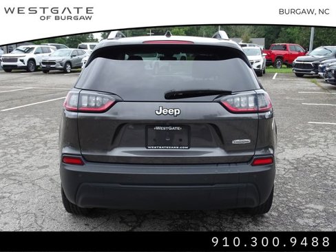 Used 2019 Jeep Cherokee Latitude Plus w/ Comfort/Convenience Group image 8