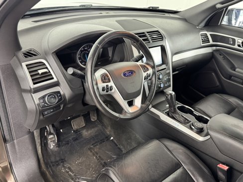 Used 2015 Ford Explorer XLT w/ Equipment Group 202B image 16
