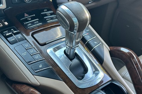 Used 2014 Porsche Cayenne S image 17