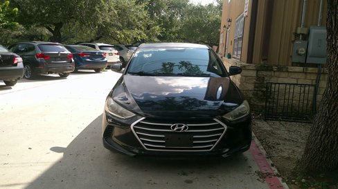 Used 2017 Hyundai Elantra SE image 2