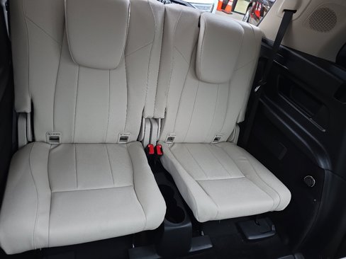 Used 2021 Mercedes-Benz GLB 250 4MATIC w/ Premium Package image 48