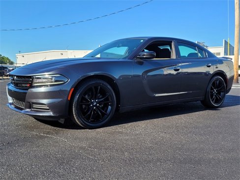 Used 2018 Dodge Charger SXT w/ Blacktop Package image 7
