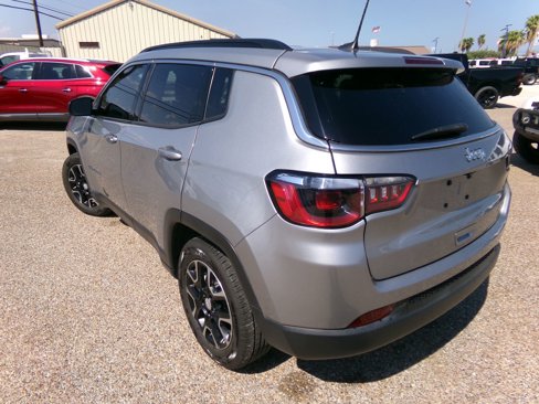 Used 2022 Jeep Compass Latitude image 7