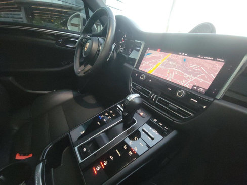 Used 2023 Porsche Macan image 23