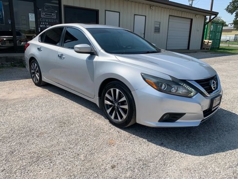 Used 2017 Nissan Altima 2.5 SL w/ 2.5 Technology Package image 4