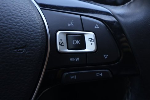 Used 2021 Volkswagen Tiguan SE R-Line image 22