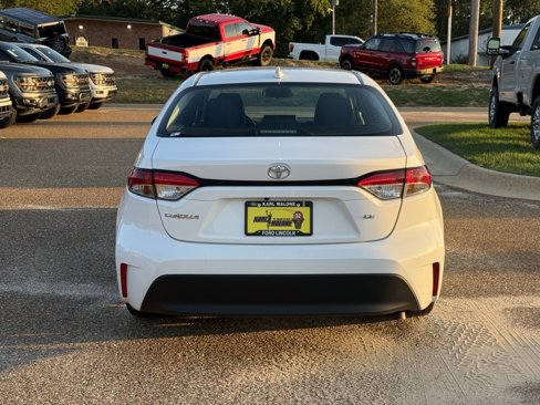 Used 2024 Toyota Corolla LE image 6
