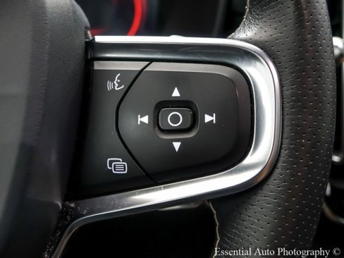 Used 2020 Volvo XC40 T4 R-Design image 20