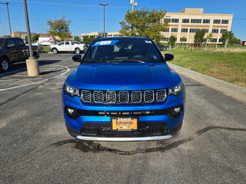 Used 2024 Jeep Compass Limited image 10