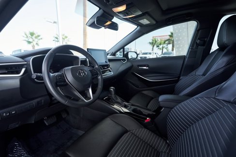 Used 2020 Toyota Corolla XSE image 2
