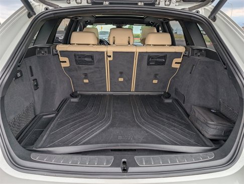 Used 2017 BMW 330i xDrive Wagon image 18