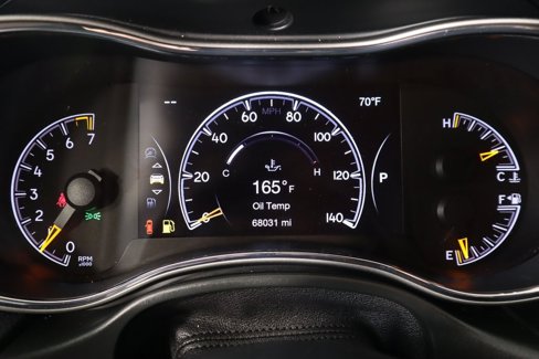 Used 2020 Jeep Grand Cherokee Laredo image 4