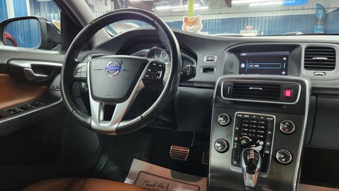 Used 2014 Volvo S60 T5 image 32