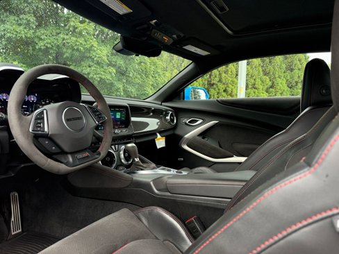 Used 2023 Chevrolet Camaro ZL1 image 4