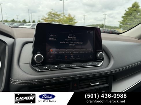 Used 2023 Nissan Rogue SV image 16