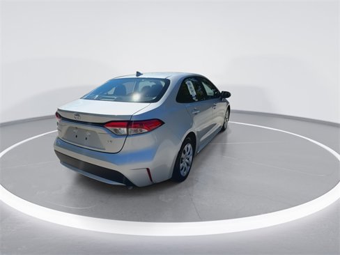 Used 2022 Toyota Corolla LE image 7