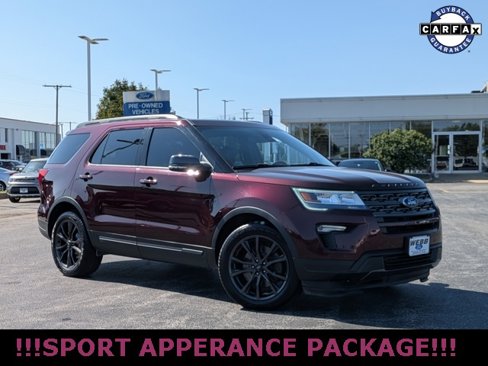 Used 2018 Ford Explorer XLT w/ XLT Appearance Package image 2