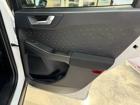 Used 2020 Ford Escape SE image 38