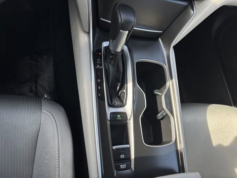 Used 2018 Honda Accord LX image 19