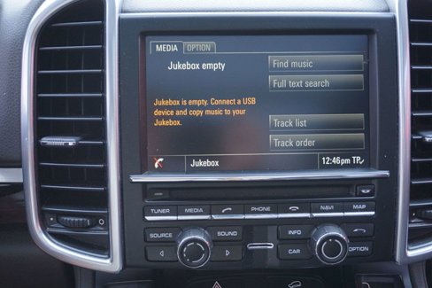 Used 2016 Porsche Cayenne image 30