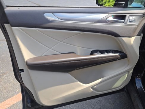Used 2017 Lincoln MKC Premiere image 20
