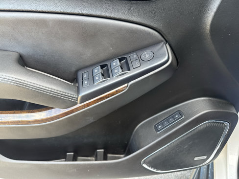Used 2019 Chevrolet Tahoe LT image 6