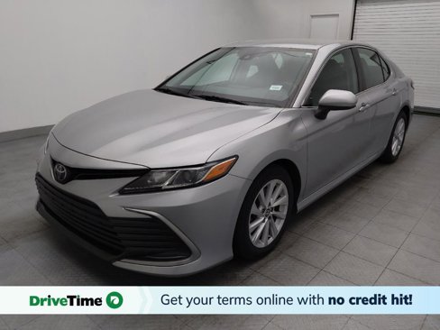 Used 2022 Toyota Camry LE image 1