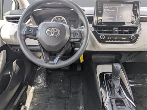 Used 2022 Toyota Corolla LE image 15