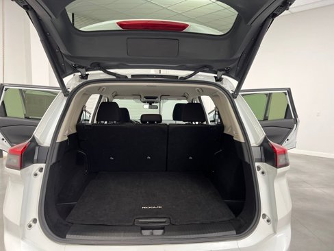 Used 2024 Nissan Rogue SV image 31