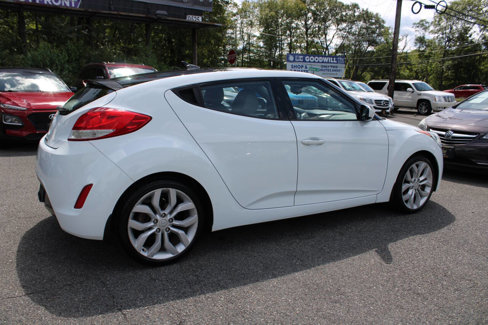Used 2013 Hyundai Veloster w/ Style Pkg image 8
