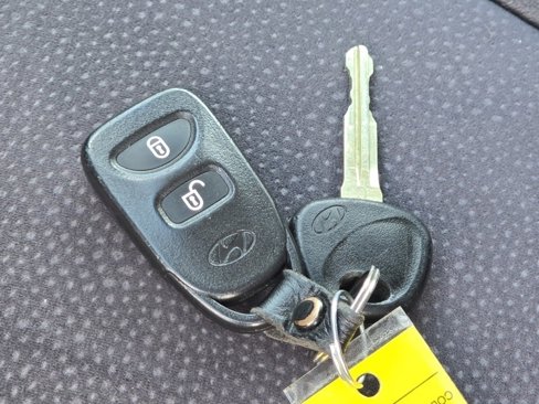 Used 2011 Hyundai Santa Fe SE image 32