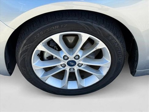 Used 2020 Ford Fusion SE image 26