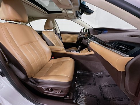 Used 2017 Lexus ES 300h image 32