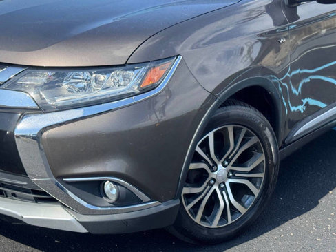 Used 2016 Mitsubishi Outlander GT image 27