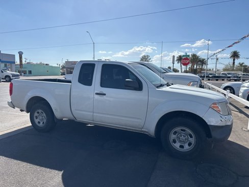 Used 2017 Nissan Frontier S image 2