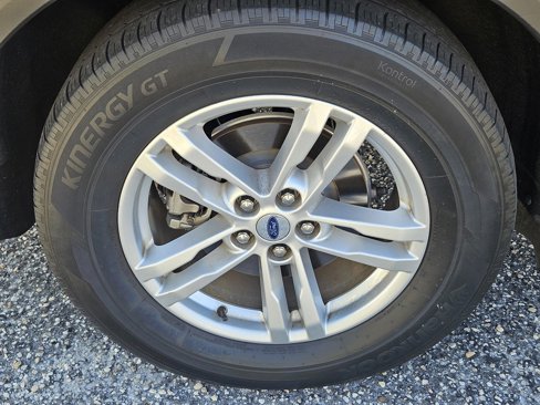 Used 2021 Ford Explorer XLT w/ Equipment Group 202A image 10