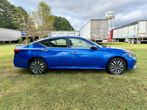 Used 2025 Nissan Altima 2.5 SV image 8
