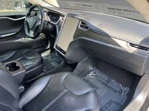 Used 2014 Tesla Model S P85 image 24