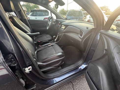 Used 2018 Chevrolet Trax LT w/ LT Convenience Package image 5