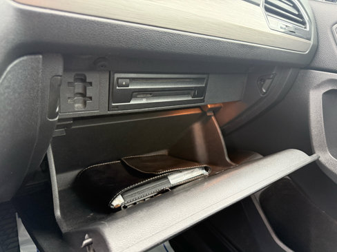 Used 2019 Volkswagen Tiguan SE w/ Panoramic Sunroof Package image 25
